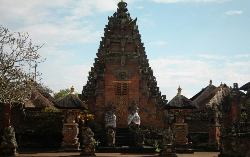 balinese architecture in the traditional temple